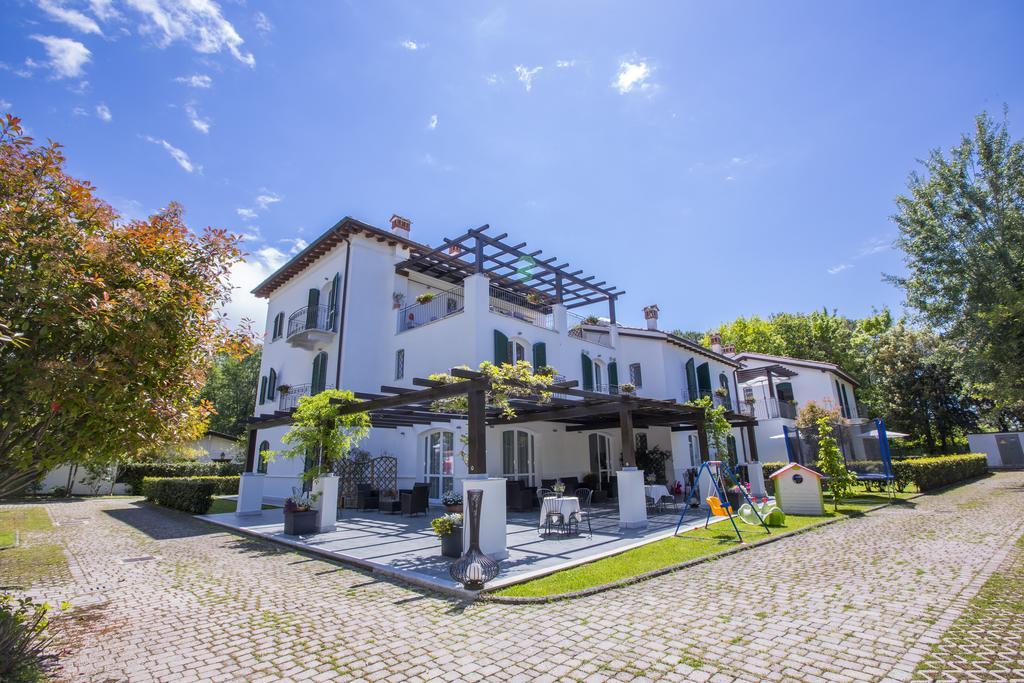 Residence Casa Bianca Marina di Massa Buitenkant foto