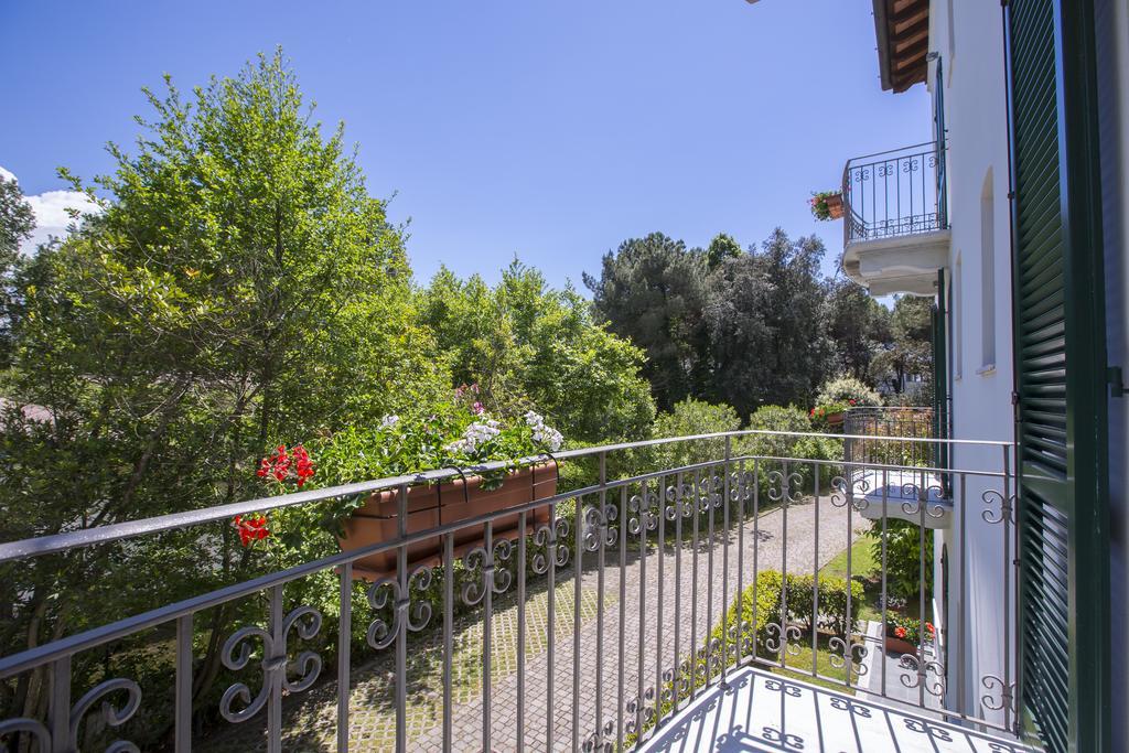 Residence Casa Bianca Marina di Massa Buitenkant foto